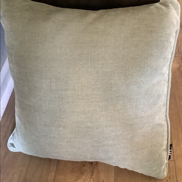 Set of 2 feather throw pillows - Picture 4 of 4